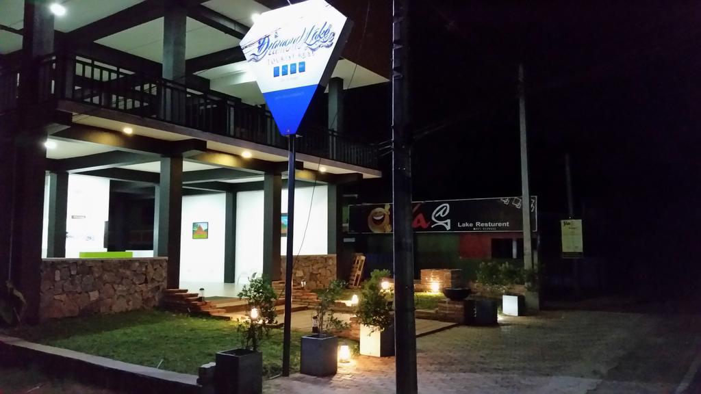Diamond Lake Tourist Rest Anuradhapura Zewnętrze zdjęcie