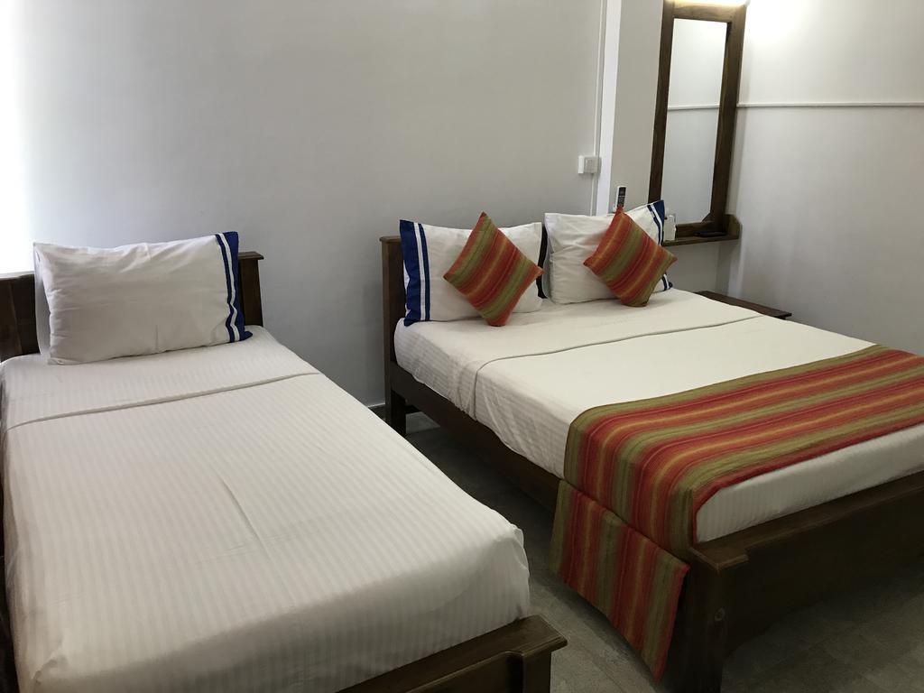 Diamond Lake Tourist Rest Anuradhapura Zewnętrze zdjęcie